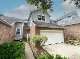 4392 Hillside Dr, Ann Arbor, MI 48105