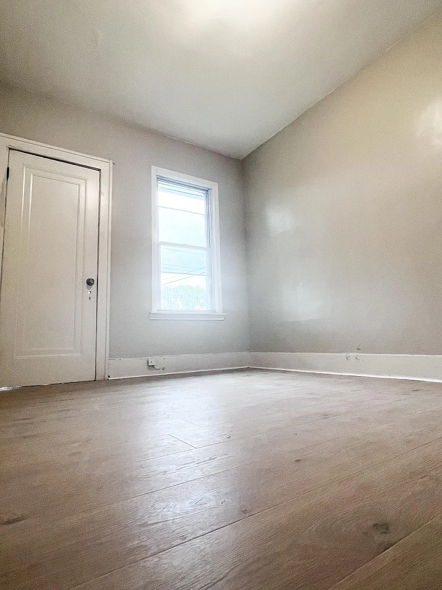 Building Photo - 5133 Whitfield St #2