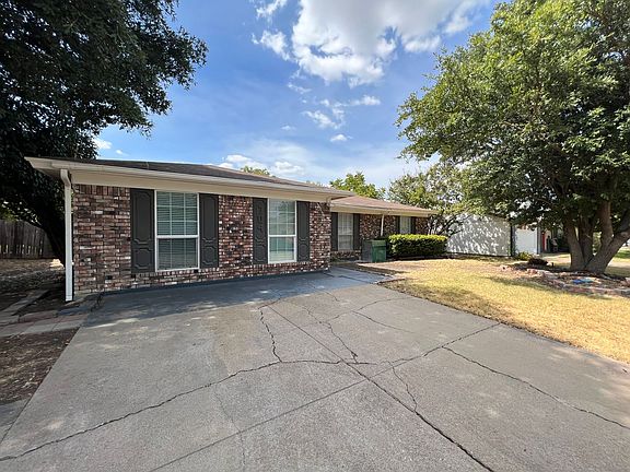 4th image of 704 Lynne Ln