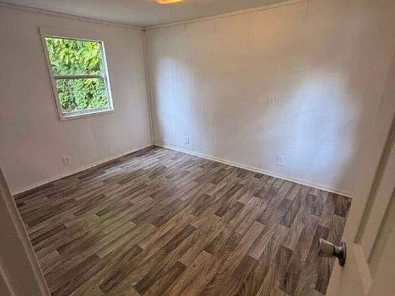 3rd image of 18A Yellowstone Dr