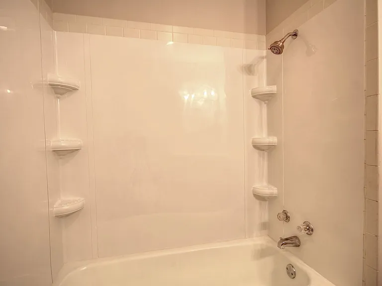 1515 Lincolnshire Dr — Photo 8