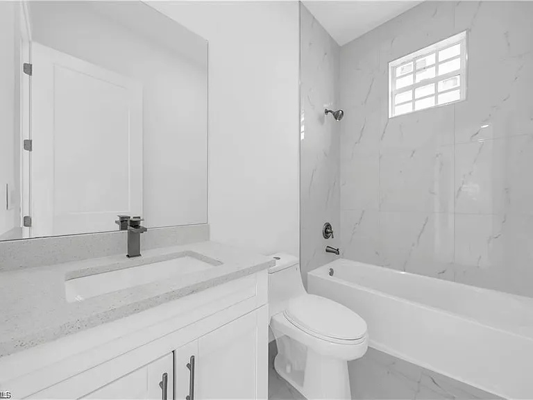 3310 11th St W — Photo 12