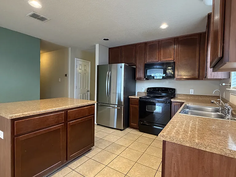 419 Dolly Dr — Photo 25