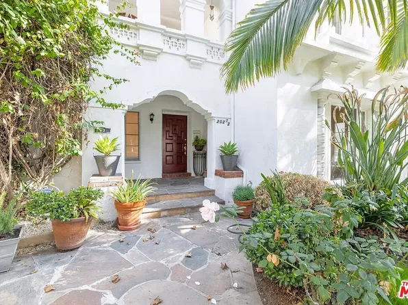 202 1/2 S Arnaz Dr Unit 1/2, Beverly Hills, CA 90211