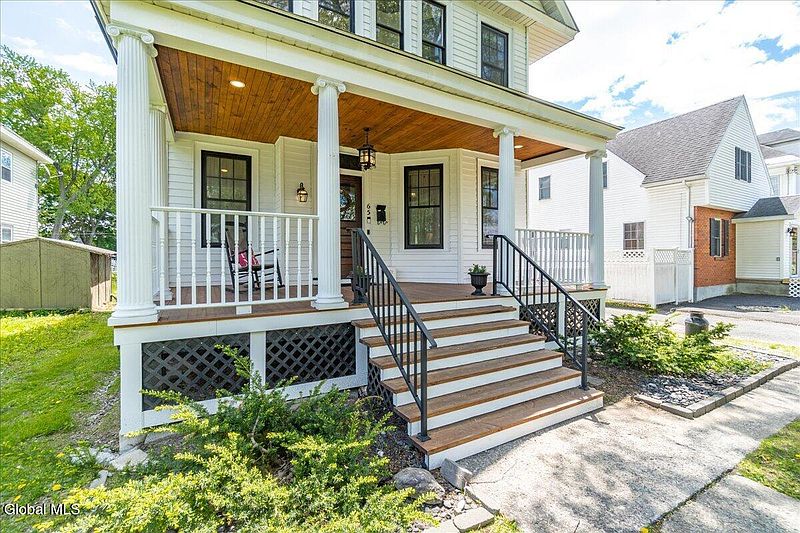 5th image of 65 Manning Boulevard