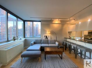 Sycamore, New York, NY 10016