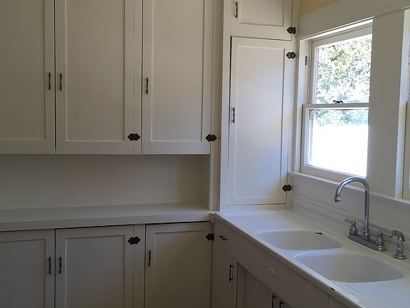 5th image of 318 N Claudina St
