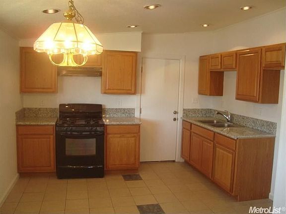 4th image of 844 Kegle Dr