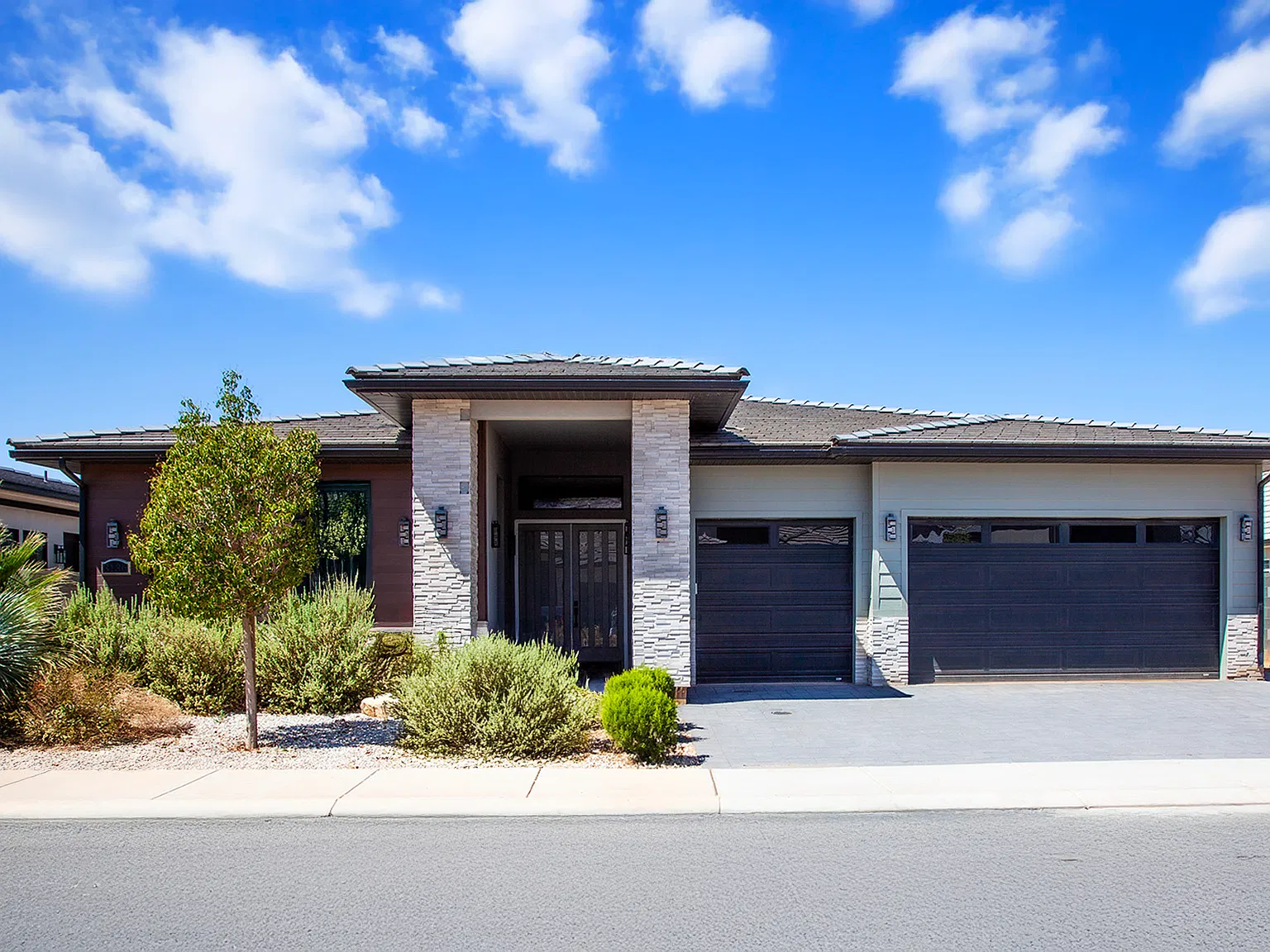 4 bed, 2420 sqft, $2,650 — Photo 4