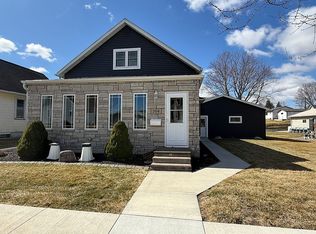 204 S 4th St, Bellevue, IA 52031