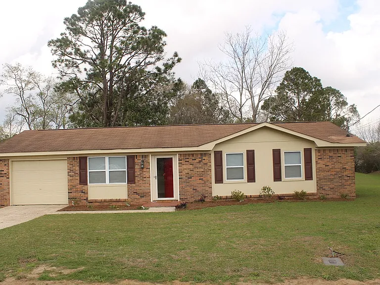 102 Greenridge Rd — Photo 1