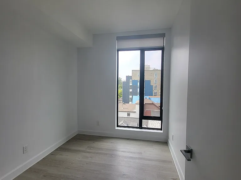 444 Bronson Ave — Photo 21
