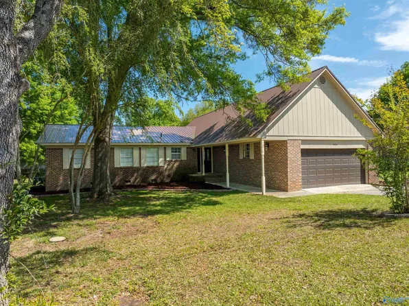2650 Reeves St, Gadsden, AL 35903