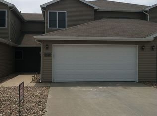 3505 McLaughlin Dr, Lincoln, NE 68516