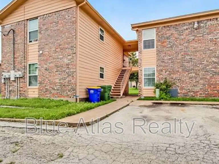8030 Cambridge Cir #A — Photo 21