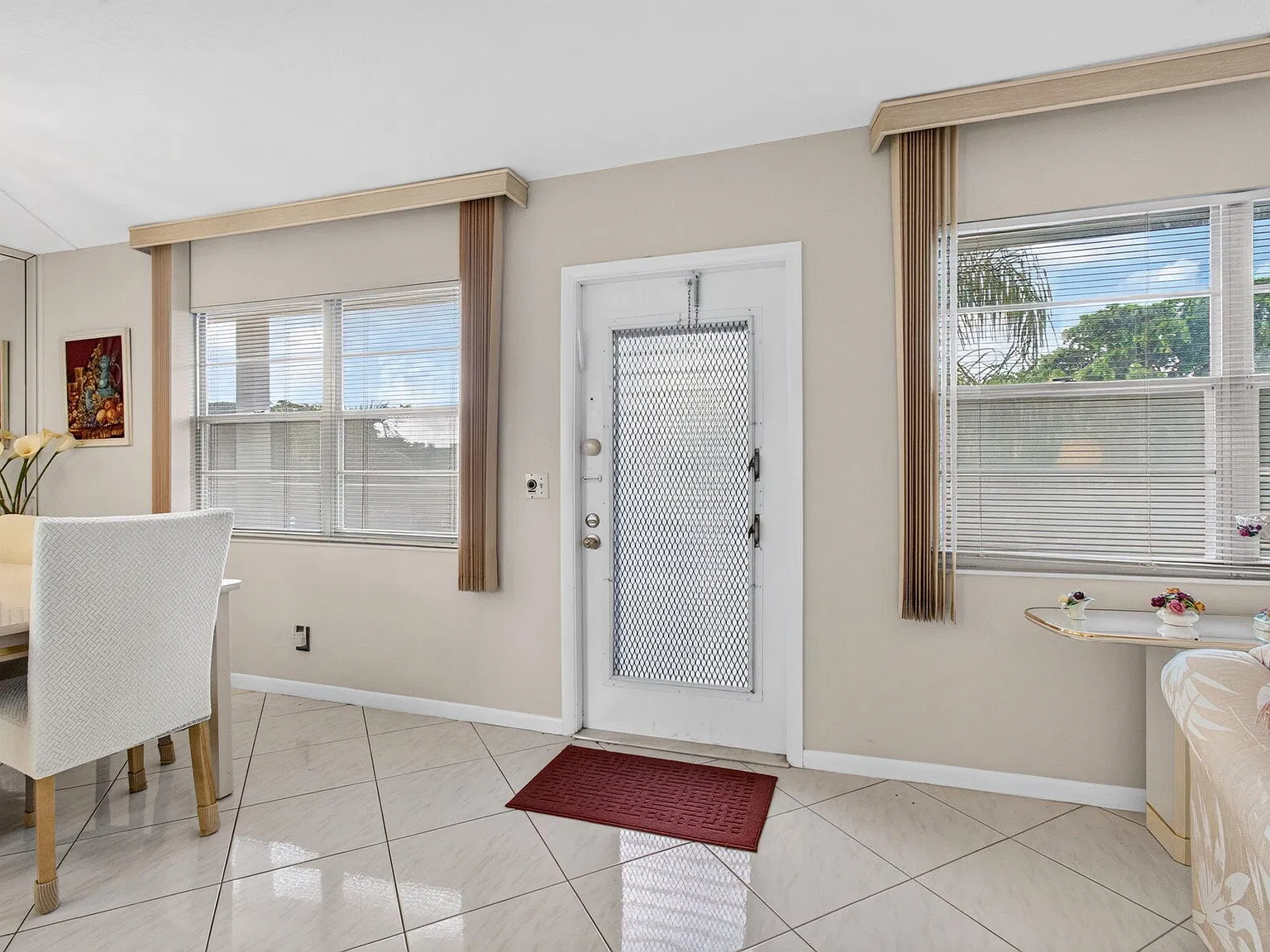 2 bed, 2.0 bath, 945 sqft, $3,700 — Photo 2