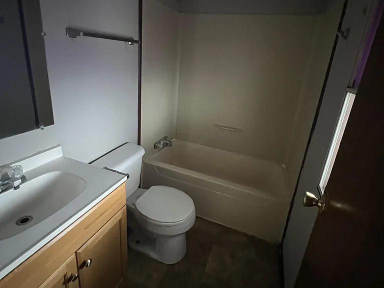 185 Middle Ave — Photo 8