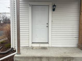 20 Wampus Ln APT 1, Milford, CT 06460