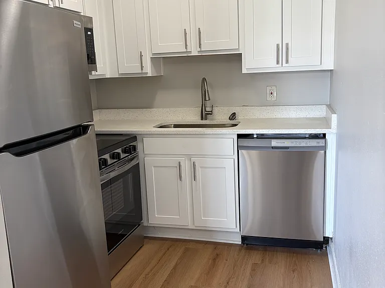 Tara House West Apartments — Photo 13