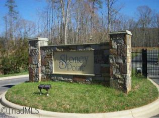 157 Harbor Dr E, Lexington, NC 27292