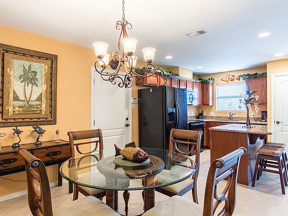 4th image of 40 Pinehurst Dr