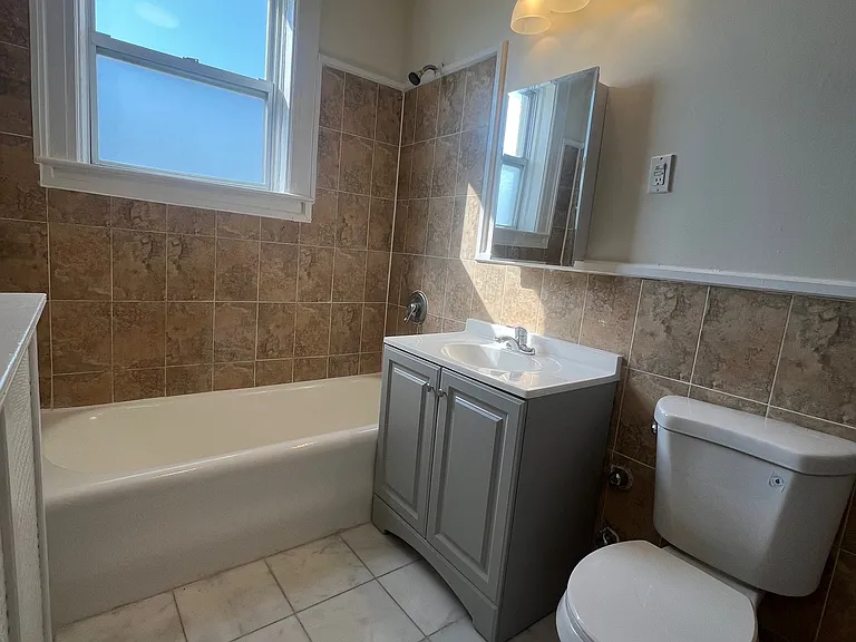 164 S Harrison Street — Photo 28