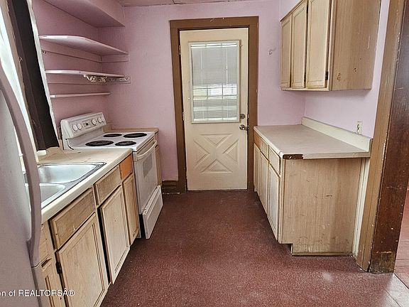 5th image of 706 Beulah St