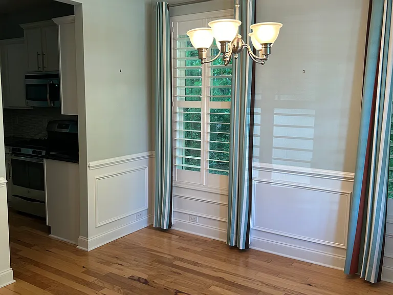 3380 Eastman Dr — Photo 3