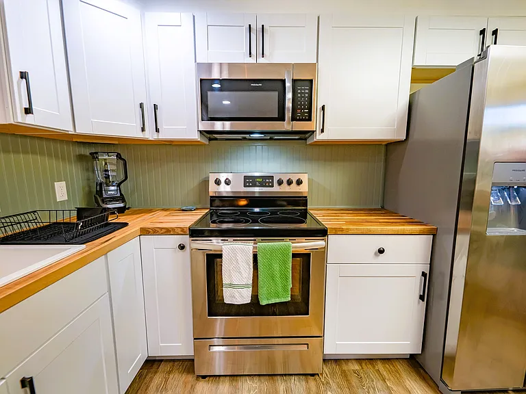 220 Burland Dr — Photo 18
