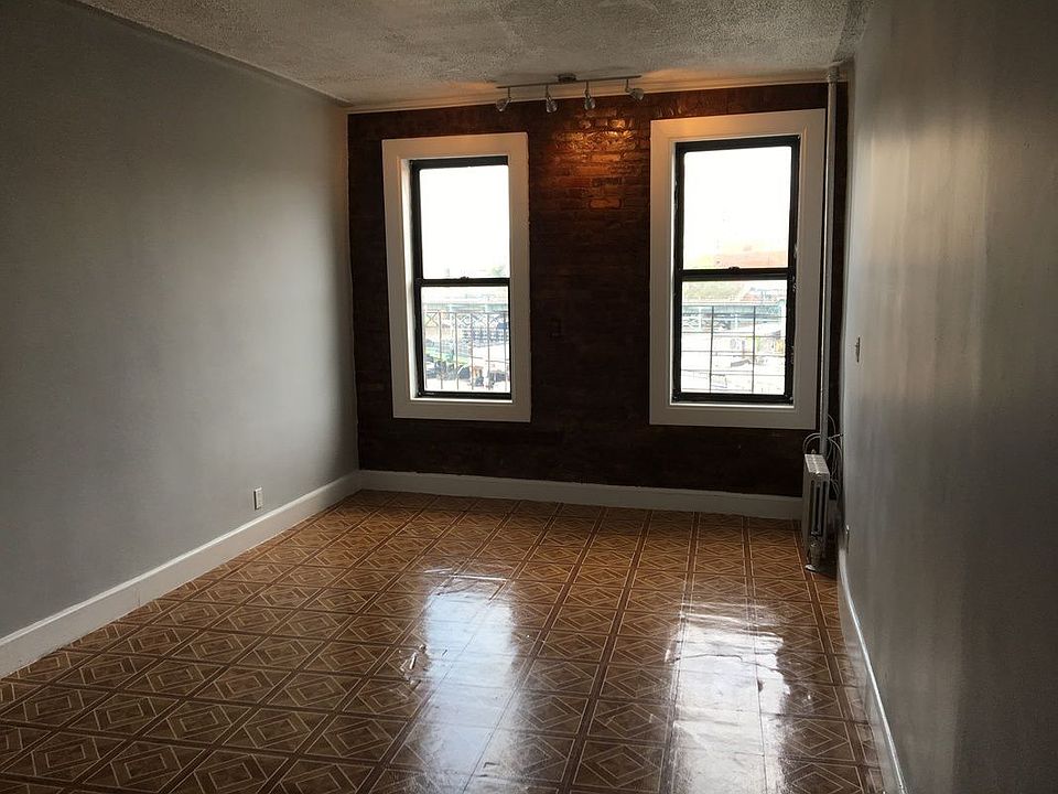 2nd image of 1190 Shakespeare Ave APT 5A