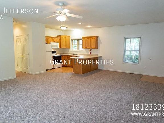 3rd image of 209 S Jefferson St