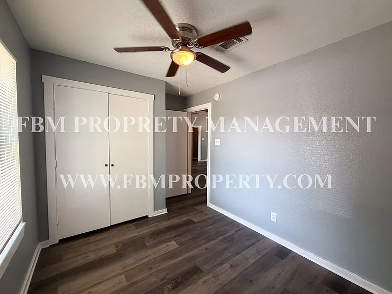 808 Metropolitan Ave — Photo 18
