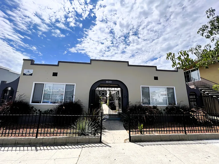 1137 Hoffman Ave #10 — Photo 6