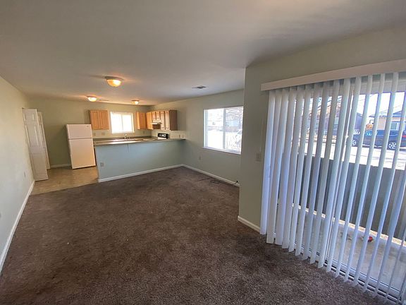 5th image of 925 Prater Way