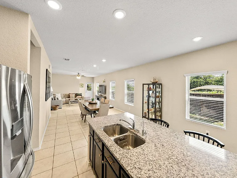5702 Cicada Cir — Photo 12