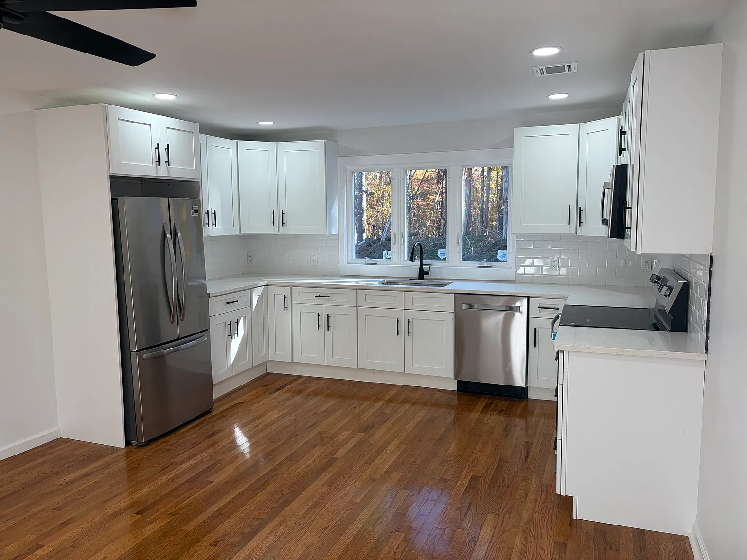 3 bed, 1300 sqft, $3,900 — Photo 4