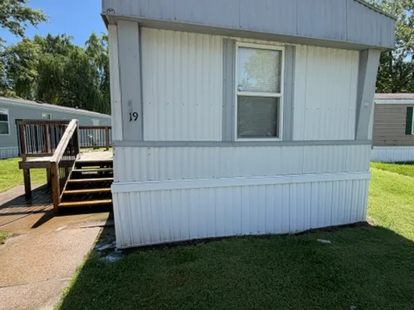 300 Lake Rd Lot 19, Garden City, MO 64747