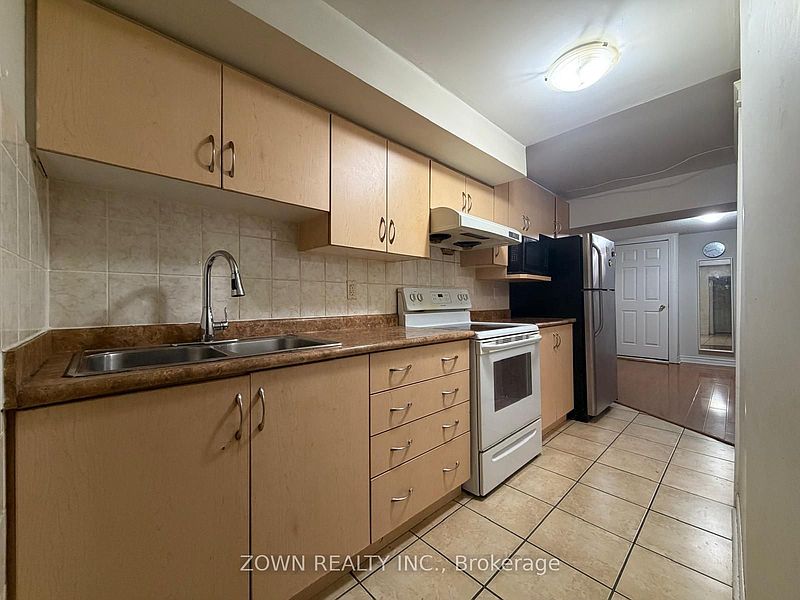 Brampton House for rent - 3 Bedrooms — photo 9