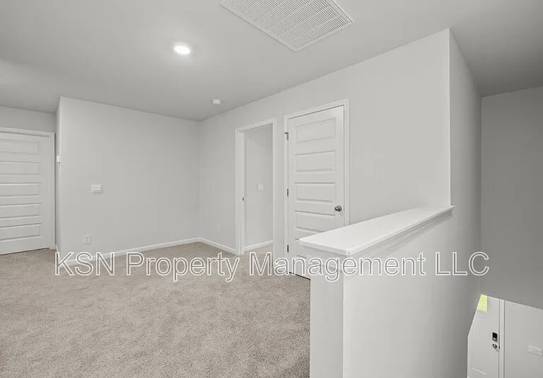 129 Azure Dr — Photo 24