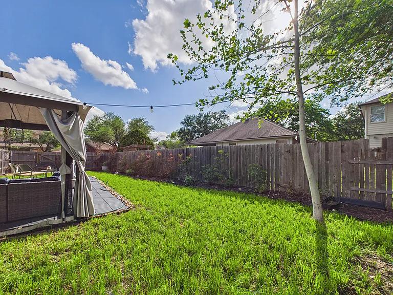 10216 Wind Cave Trl — Photo 42