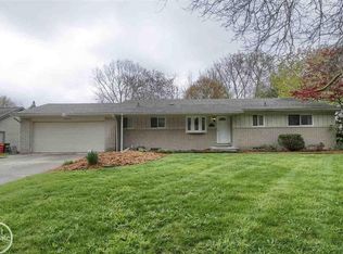 38466 Hamon St, Harrison Township, MI 48045