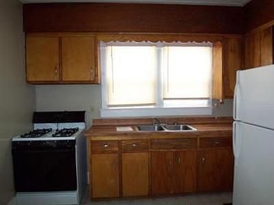 5th image of 169 Portage Dr
