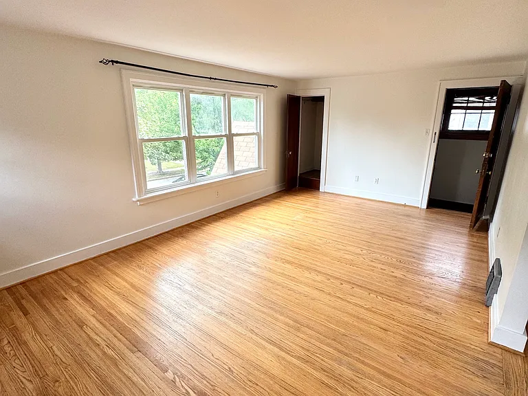 184 Hamilton Dr — Photo 13