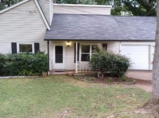 704 High Point Trl, Woodstock, GA 30188