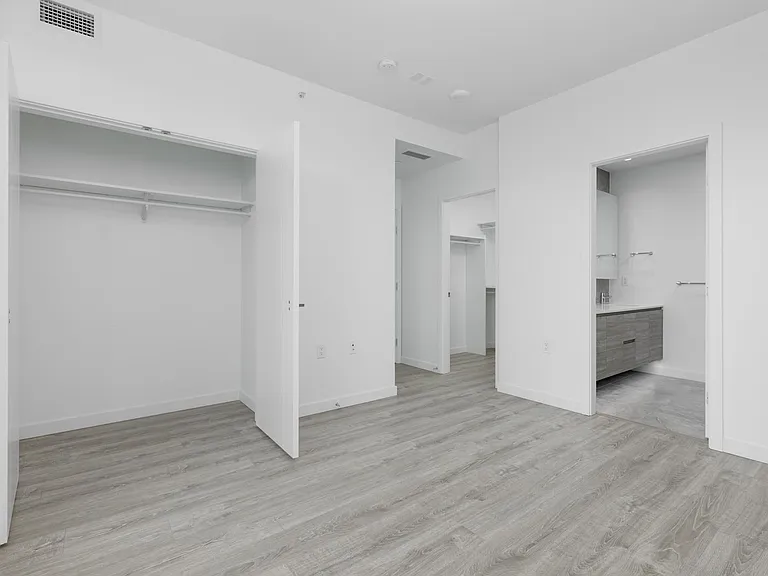 660 Quayside Dr #703 — Photo 10