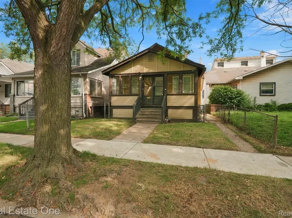 36 W Broadway St, Ecorse, MI 48229