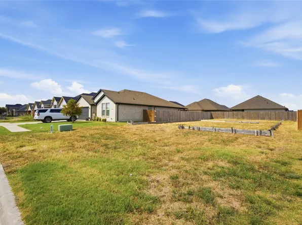 706 Moseley Ln, Greenville, TX 75402