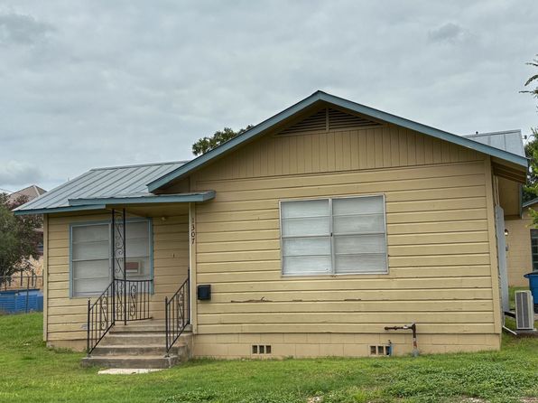 1307 Cedar St