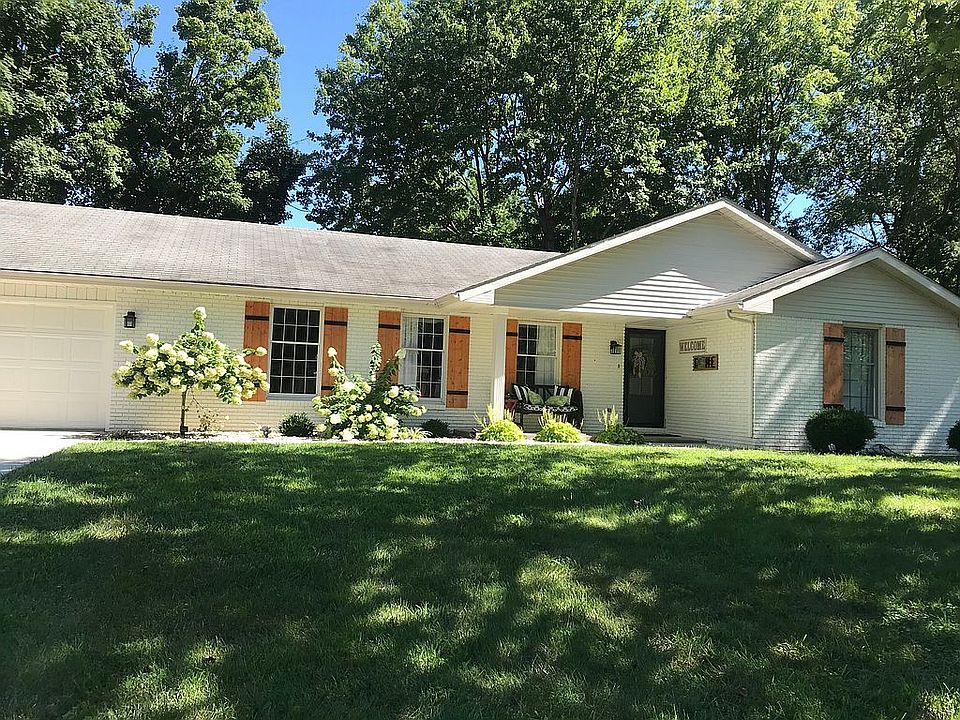 1st image of 586 Camelot Dr