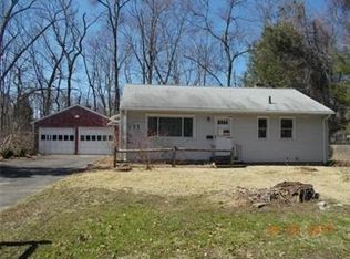 177 River Rd, Agawam, MA 01001